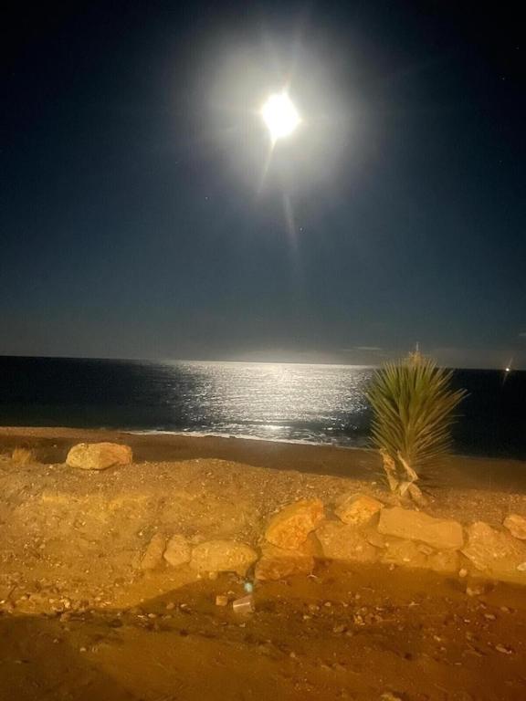 A Stunning 2 Bedroom Apartment 5 Min Walk To The Beautiful Beaches Of Vera Playa Playas de Vera المظهر الخارجي الصورة