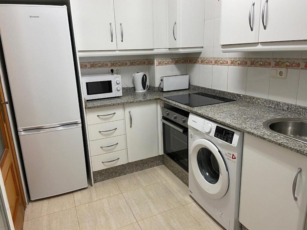 A Stunning 2 Bedroom Apartment 5 Min Walk To The Beautiful Beaches Of Vera Playa Playas de Vera المظهر الخارجي الصورة
